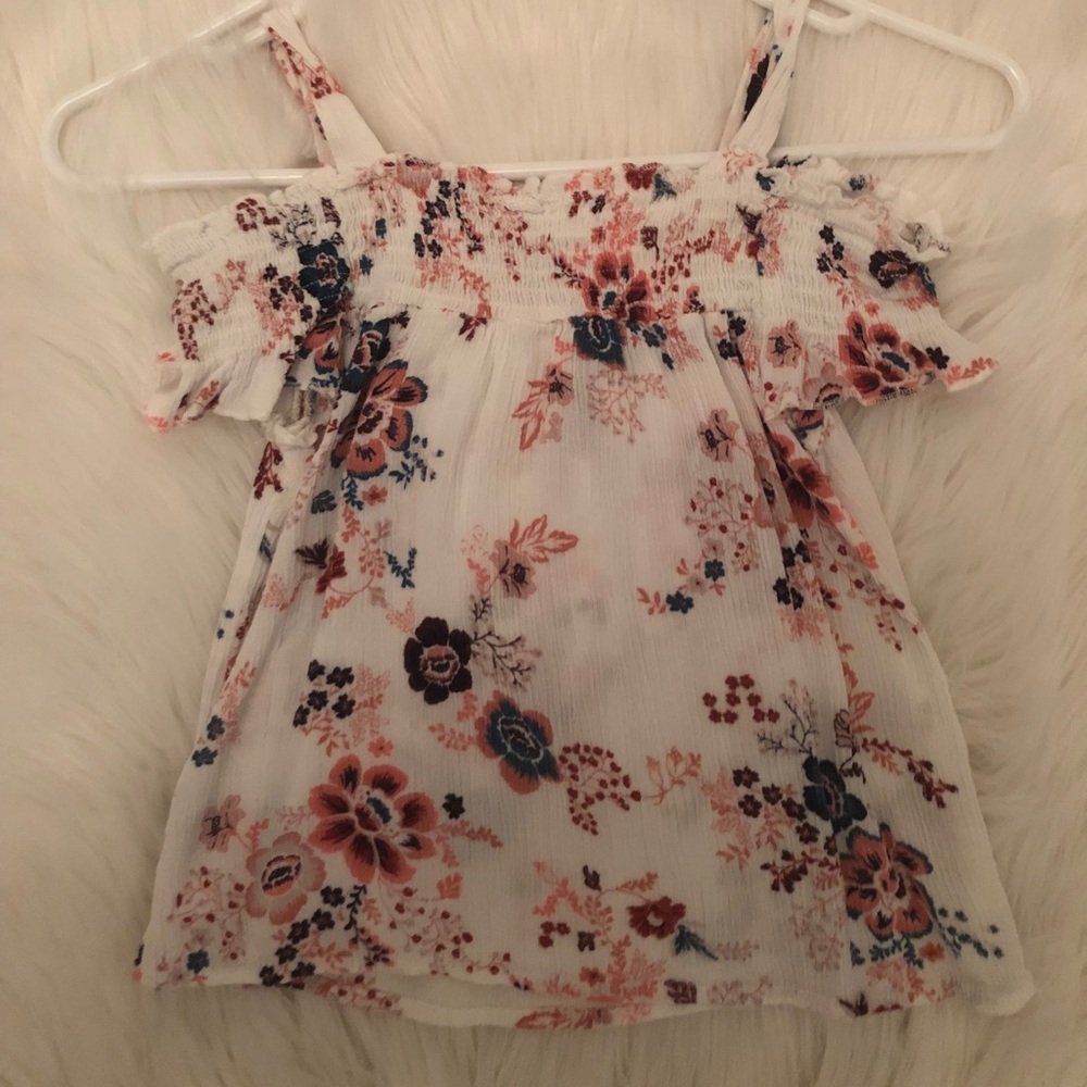 This is a nice going out but still casual top.